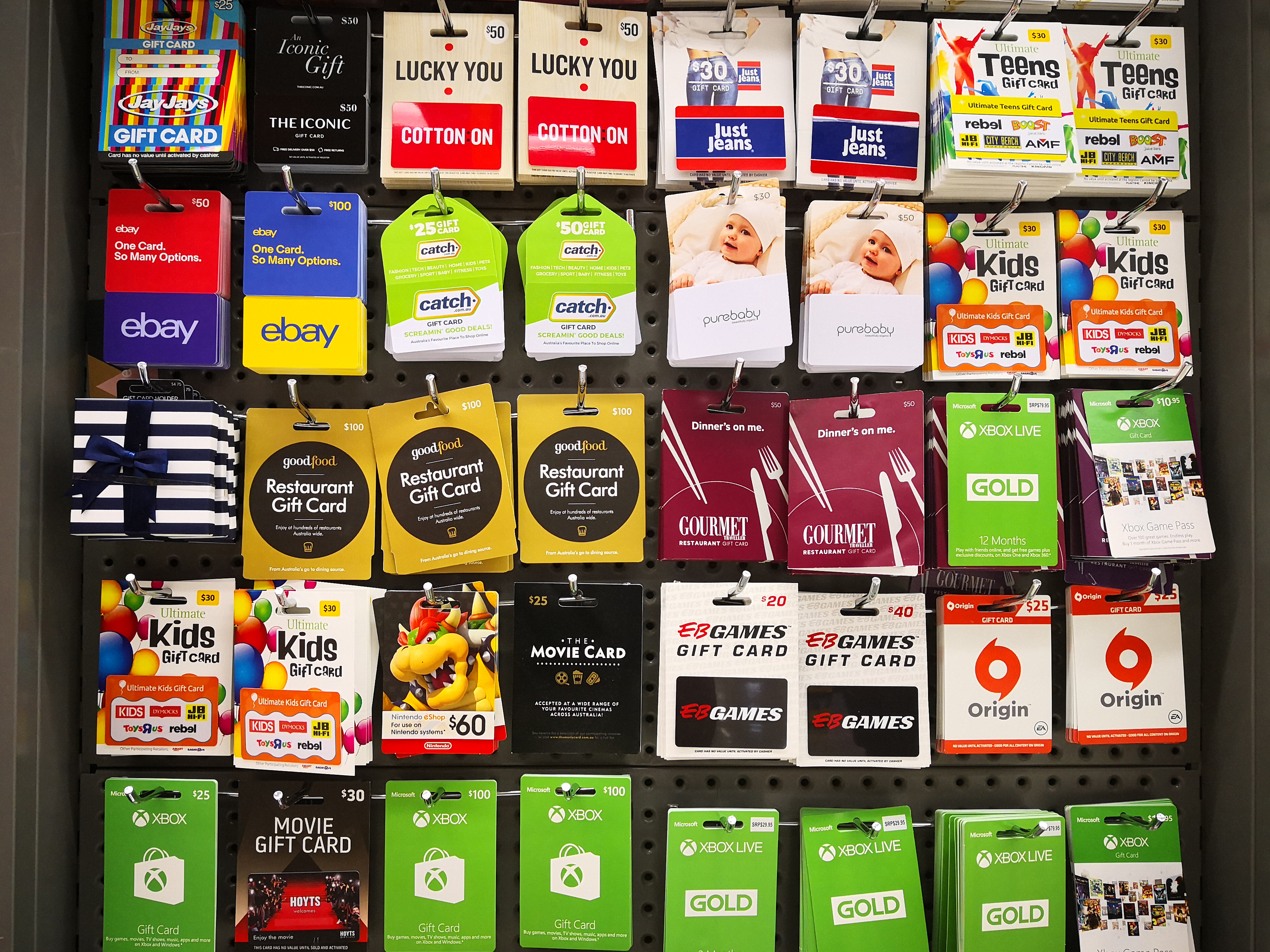GIFT CARD DISPALY